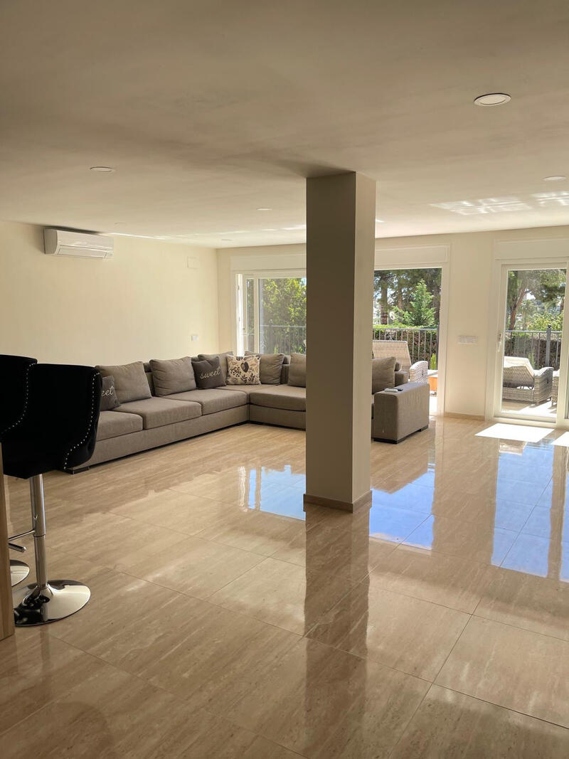 6 bedroom Villa for sale 6 bedroom Villa for sale