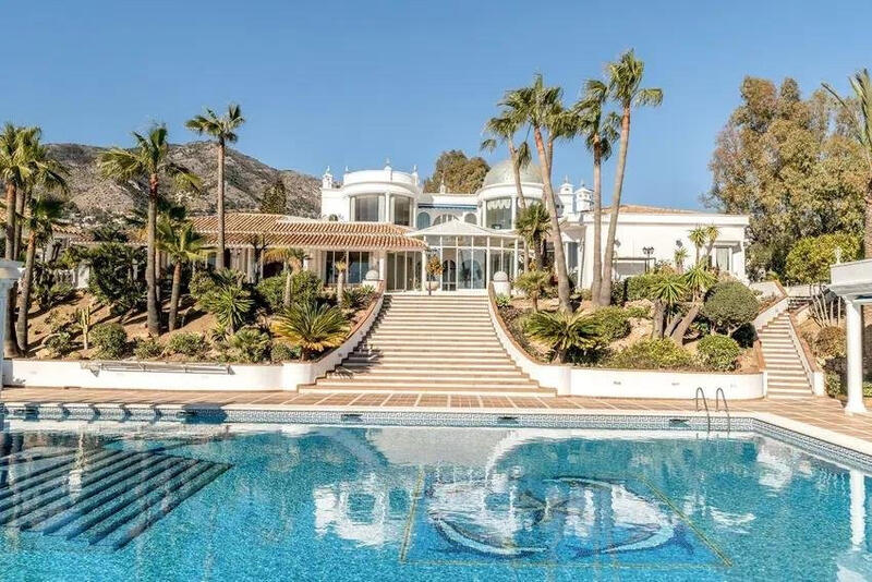 7 bedroom Villa for sale