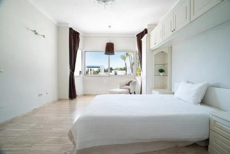 7 bedroom Villa for sale