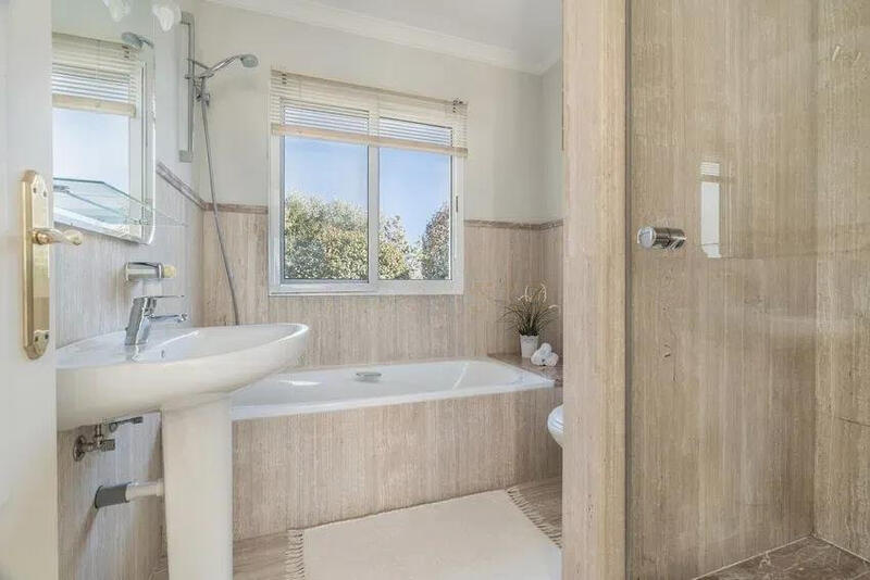 7 bedroom Villa for sale