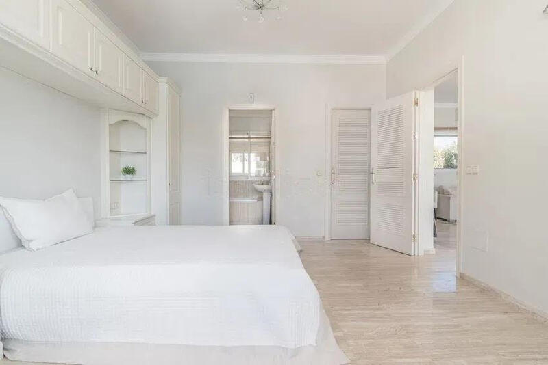 7 bedroom Villa for sale