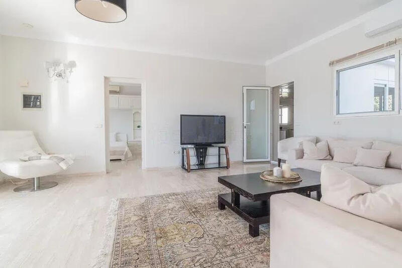 7 bedroom Villa for sale