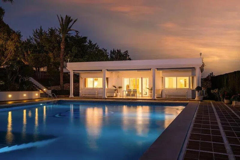 7 bedroom Villa for sale