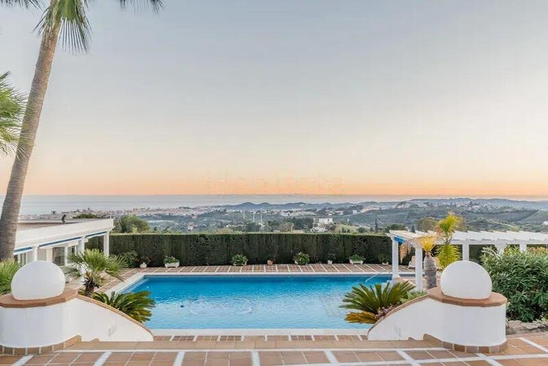 7 bedroom Villa for sale