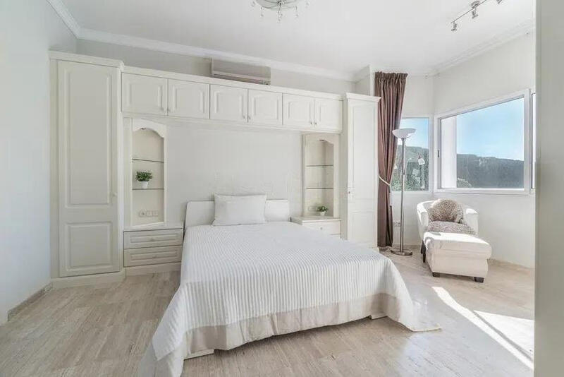 7 bedroom Villa for sale