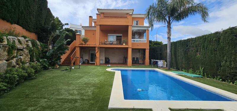 Villa til salgs i Mijas, Málaga