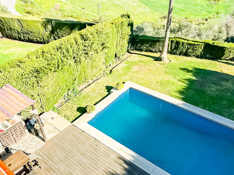 4 soveværelse Grottehus til salg