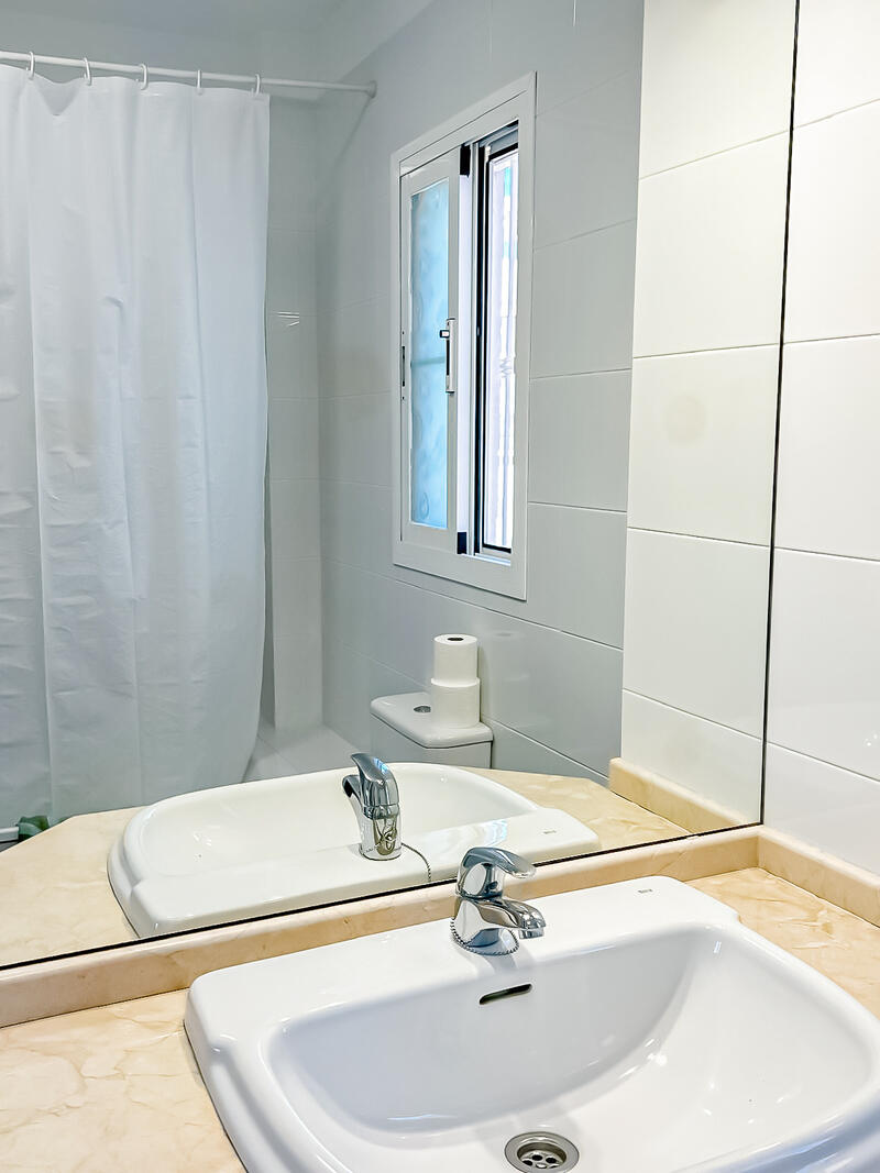 4 soveværelse Grottehus til salg