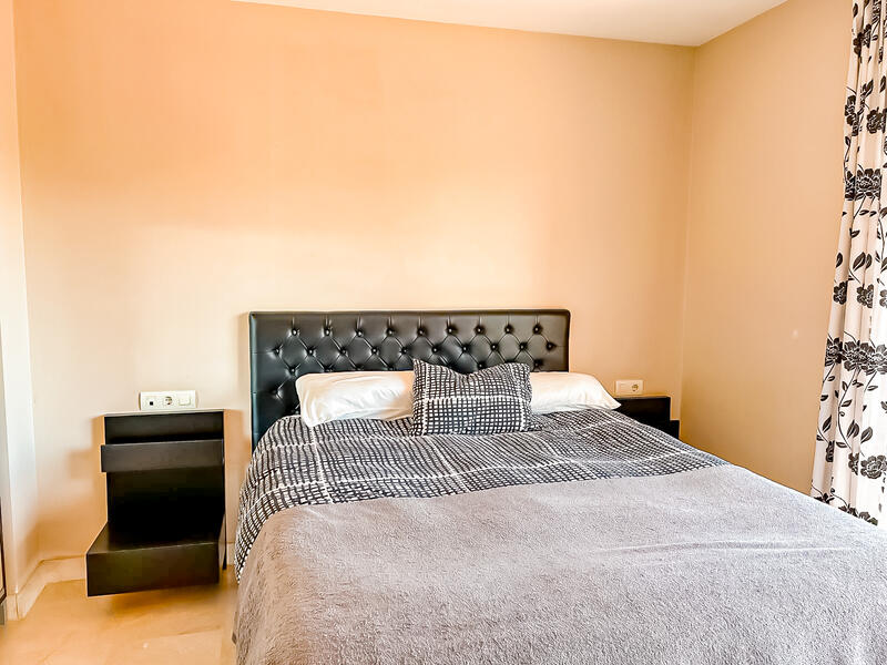 4 soveværelse Grottehus til salg