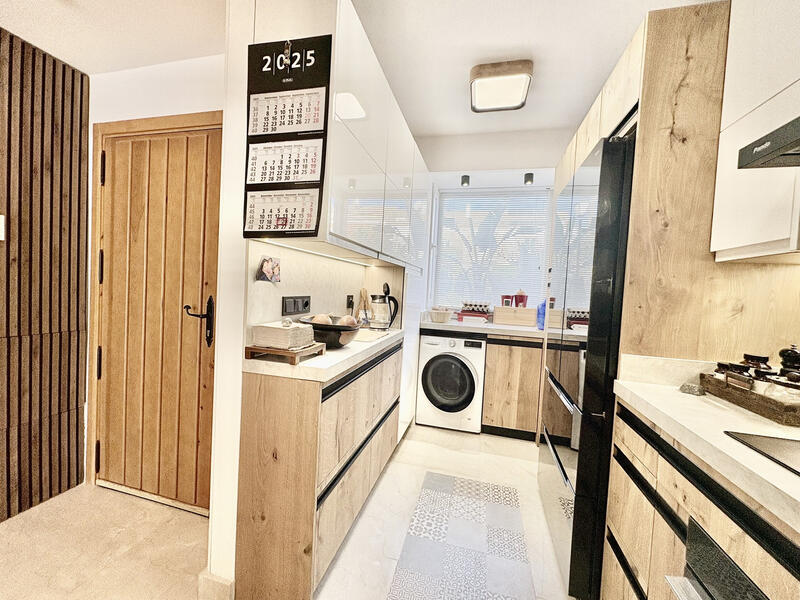 4 bedroom Townhouse for sale