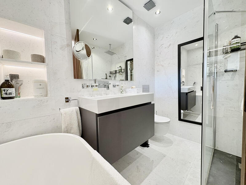 4 bedroom Townhouse for sale