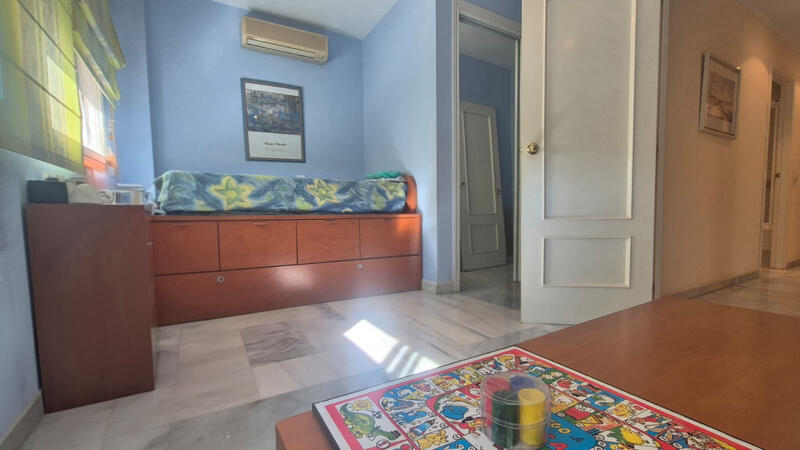 3 bedroom Apartment for sale