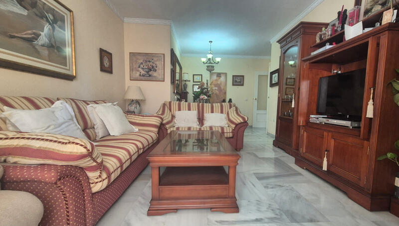 3 bedroom Apartment for sale
