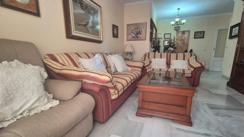 3 bedroom Apartment for sale