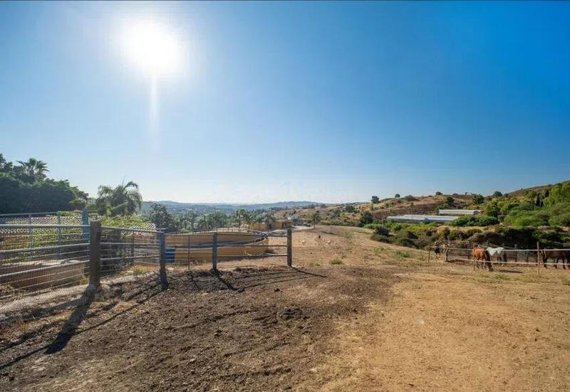 6 bedroom Country House for sale 6 bedroom Country House for sale