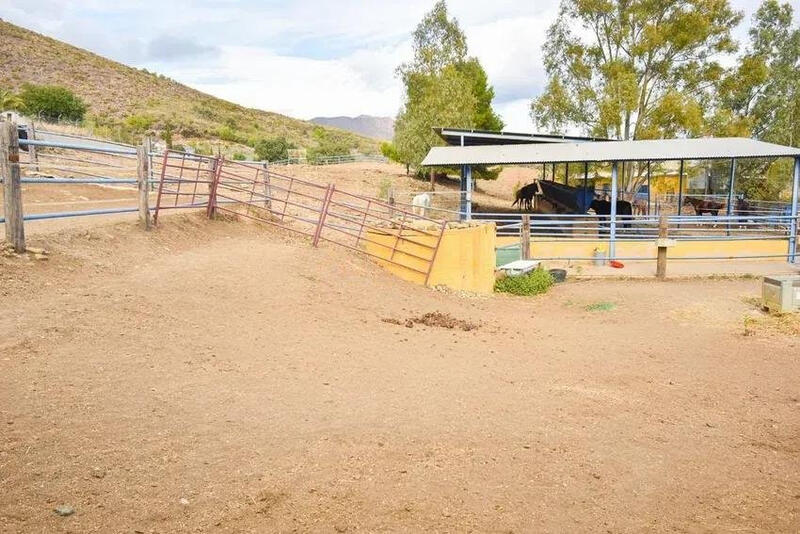 6 bedroom Country House for sale 6 bedroom Country House for sale