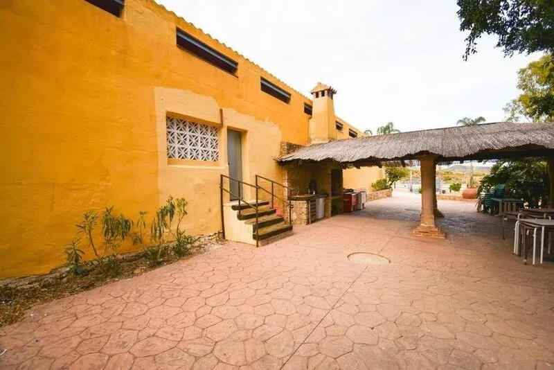 6 bedroom Country House for sale 6 bedroom Country House for sale