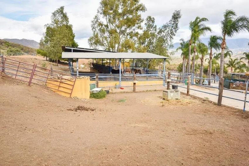 6 bedroom Country House for sale 6 bedroom Country House for sale