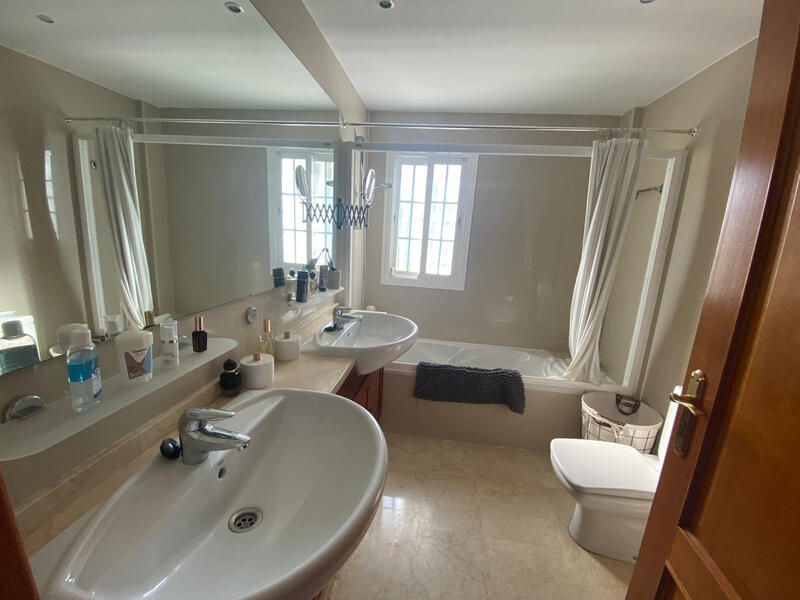 4 bedroom Villa for sale 4 bedroom Villa for sale