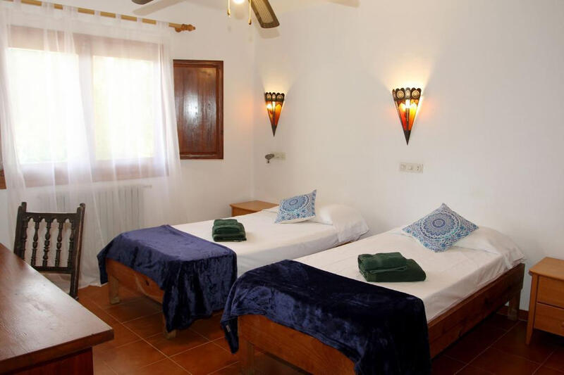 6 спальная комната Дом в пещере продается