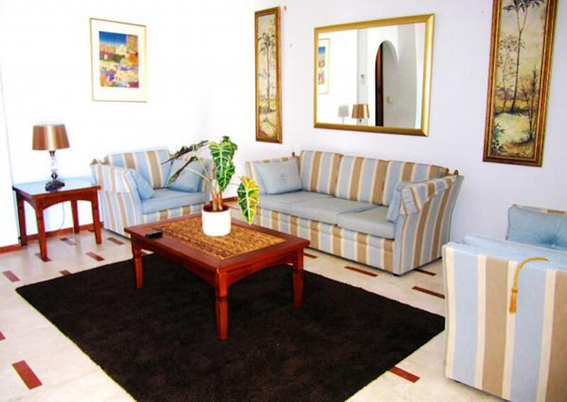 3 спальная комната городская тюрьма продается