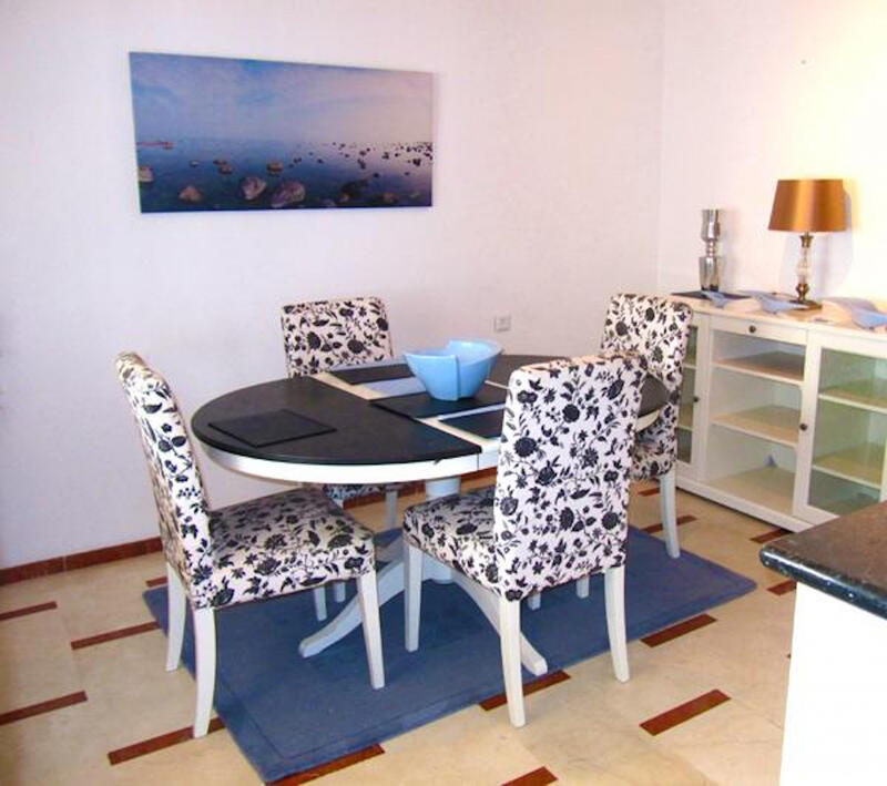 3 спальная комната городская тюрьма продается