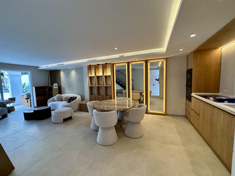 3 bedroom Townhouse for sale 3 bedroom Townhouse for sale