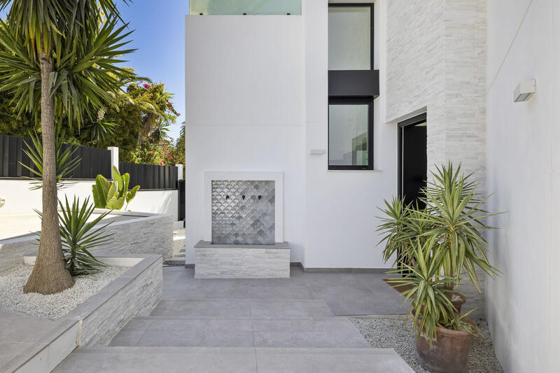 5 bedroom Villa for sale