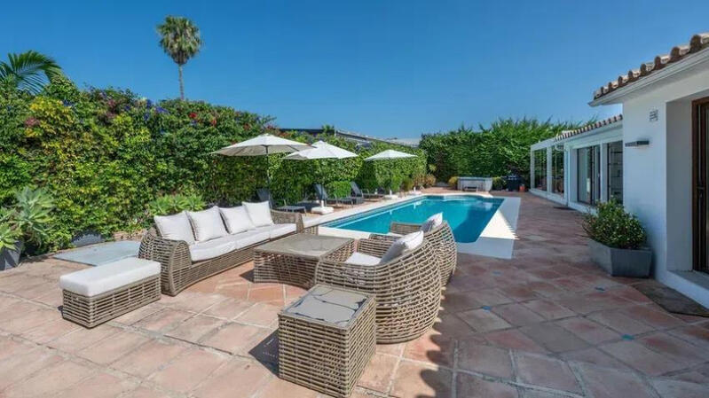 8 bedroom Villa for sale