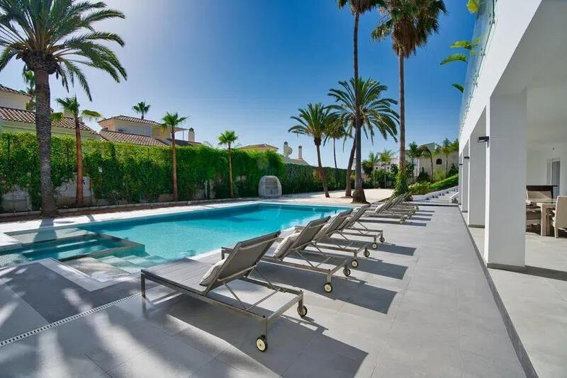 10 soverom Villa til salgs