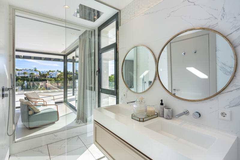 6 bedroom Villa for sale 6 bedroom Villa for sale