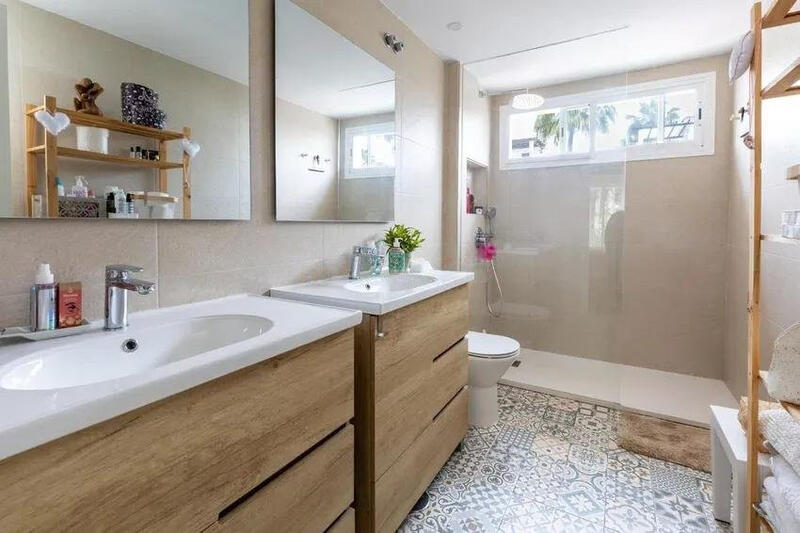 3 bedroom Townhouse for sale