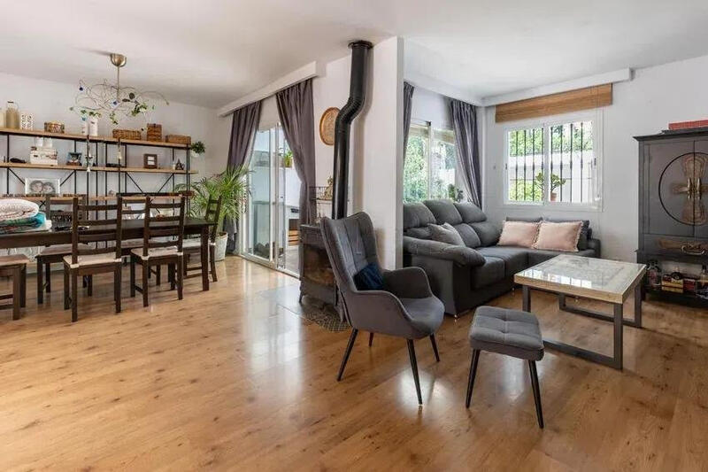 3 bedroom Townhouse for sale