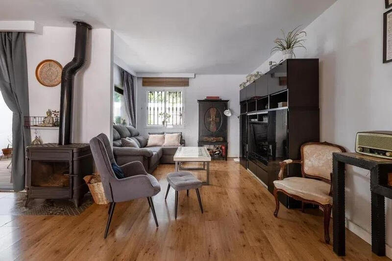 3 bedroom Townhouse for sale