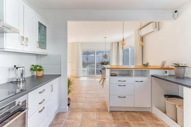 4 спальная комната Дом в пещере продается