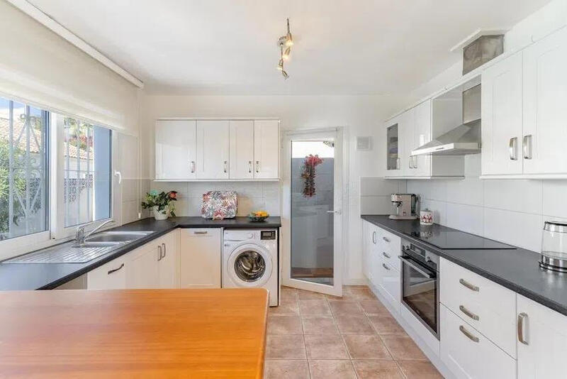 4 спальная комната Дом в пещере продается