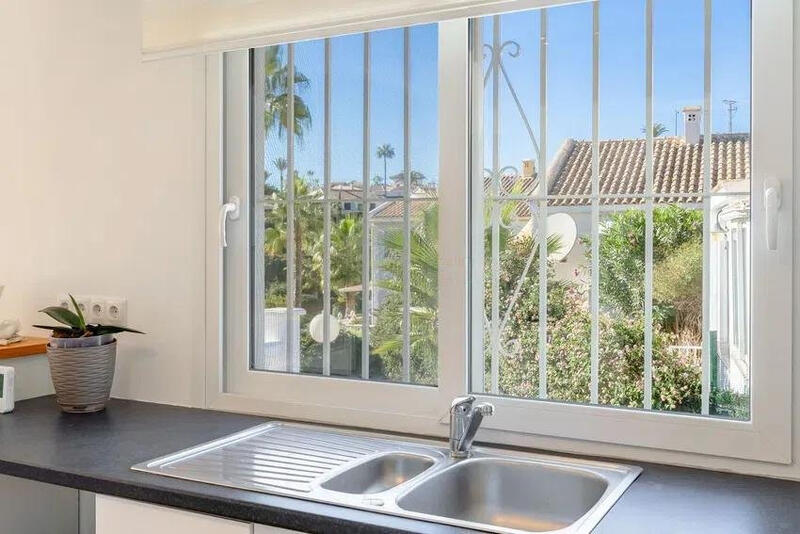 4 спальная комната Дом в пещере продается