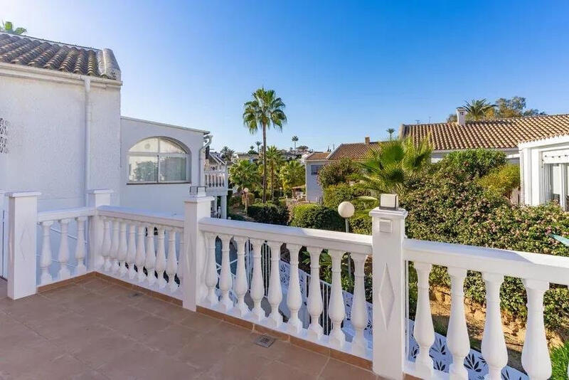 4 спальная комната Дом в пещере продается