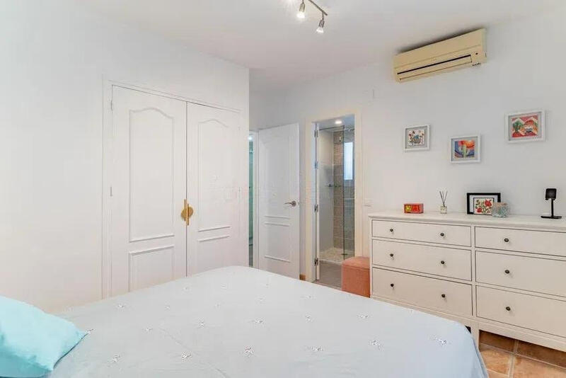 4 спальная комната Дом в пещере продается