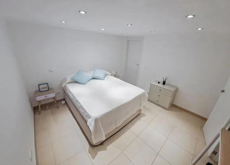 4 спальная комната Дом в пещере продается