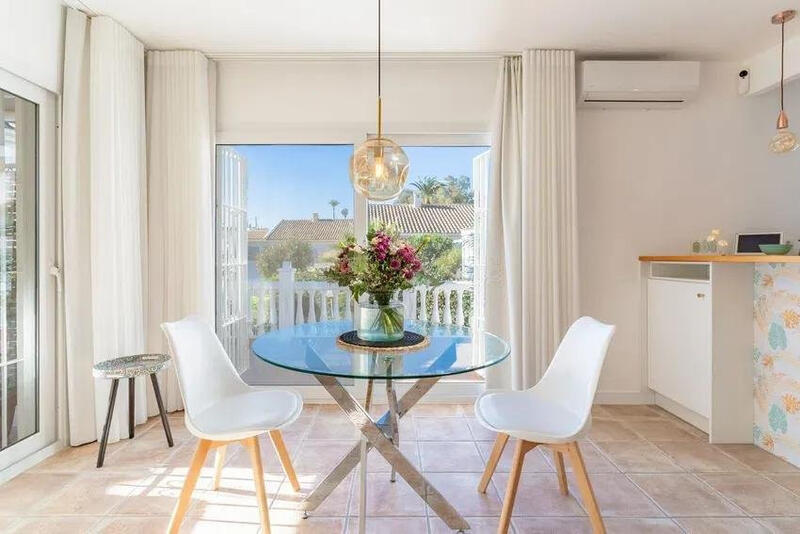 4 спальная комната Дом в пещере продается