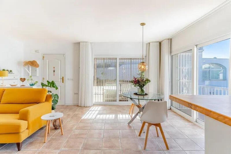 4 спальная комната Дом в пещере продается