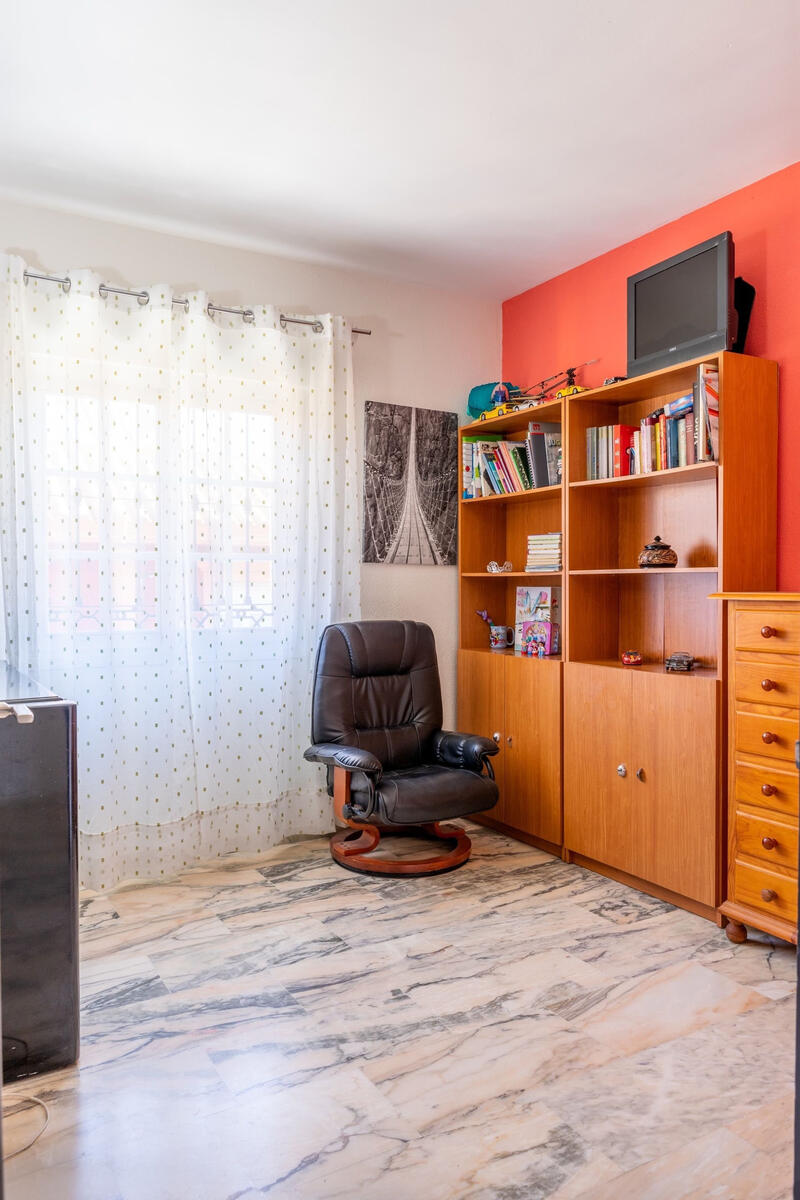 5 bedroom Country House for sale