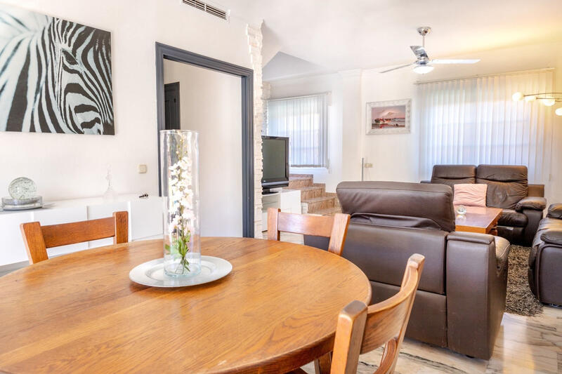 5 bedroom Country House for sale