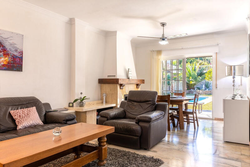 5 bedroom Country House for sale