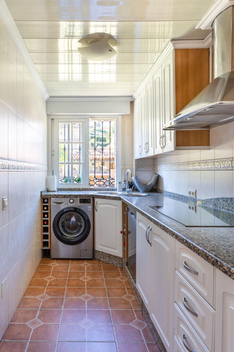 5 bedroom Country House for sale