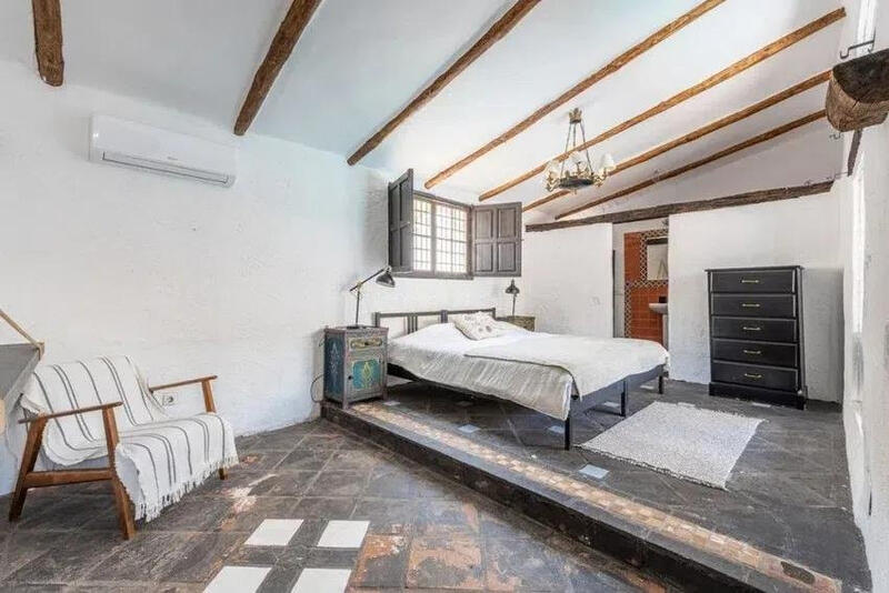 8 bedroom Country House for sale