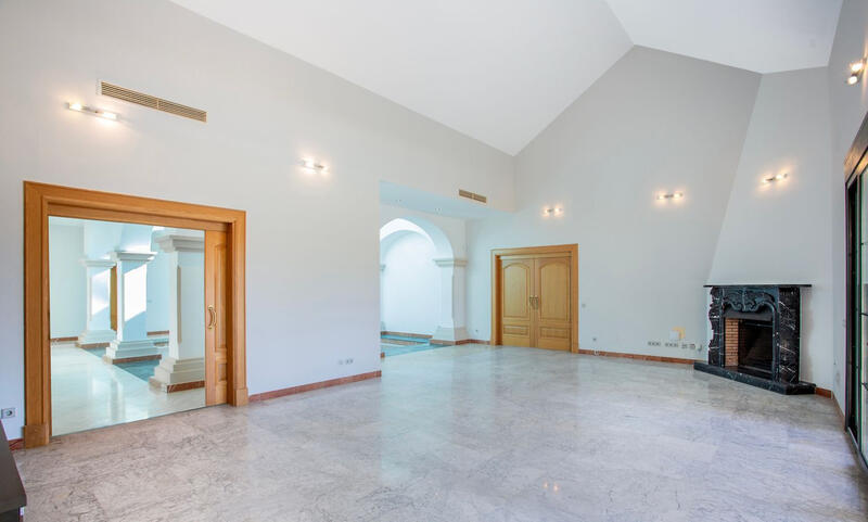 5 bedroom Villa for sale