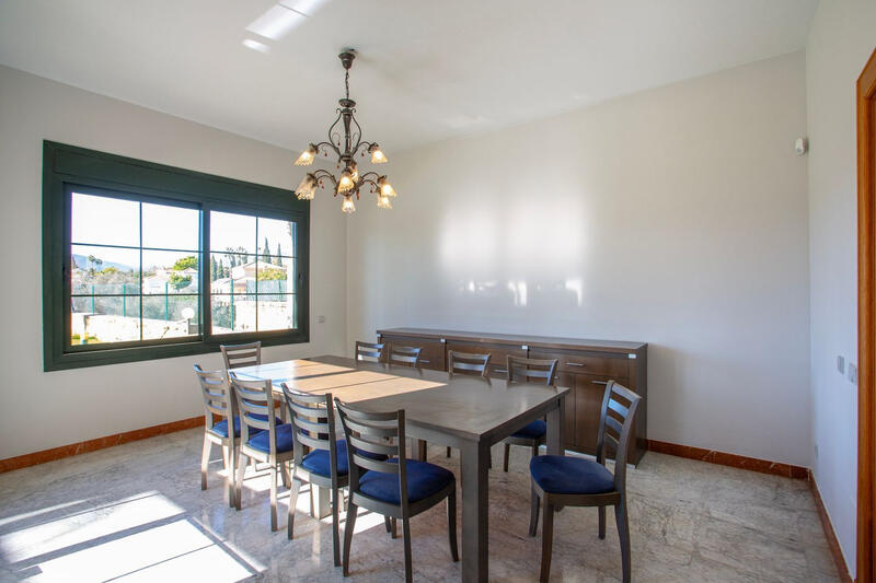 5 bedroom Villa for sale