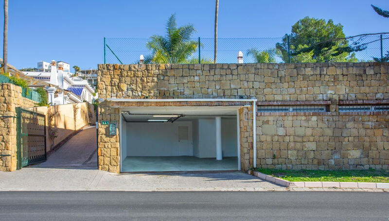 5 bedroom Villa for sale